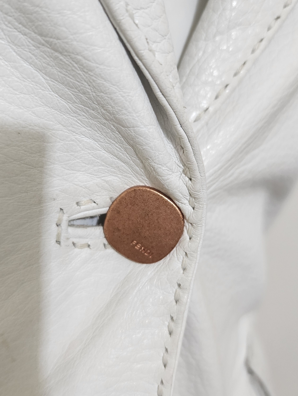 Fendi White Leather Selleria Tailored Blazer with Gold Buttons And Matching Bag - Picture 2 of 7